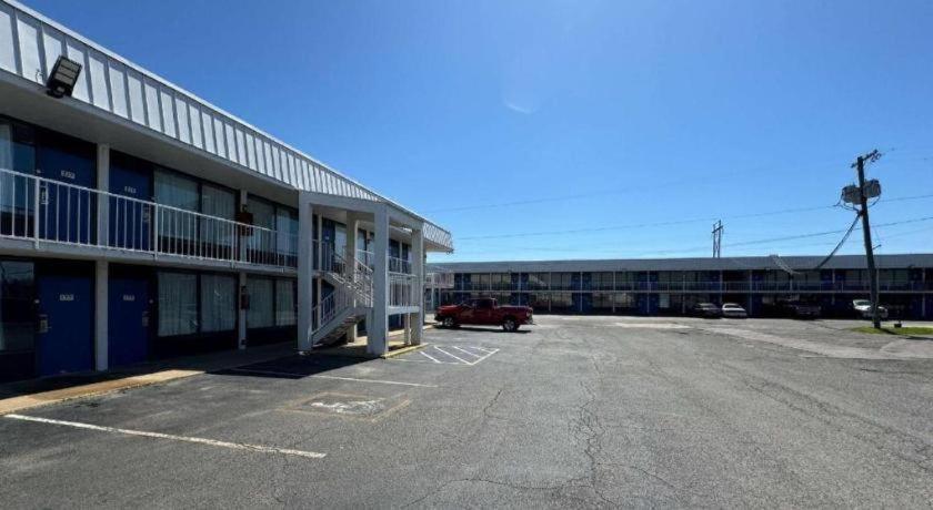Rodeway Inn West Memphis Exterior photo
